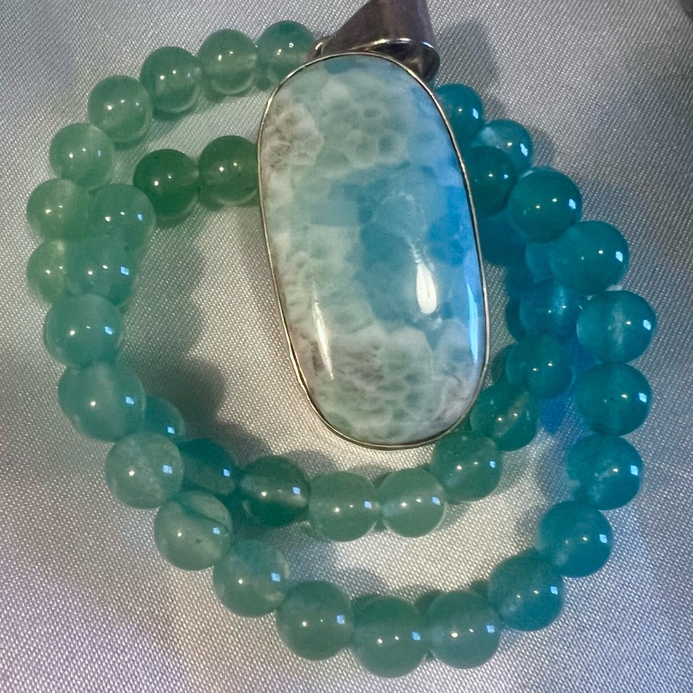 Jade beaded bracelet
